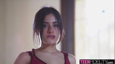 Fit Young Slut Maria Wars Can’t Stop Cumming