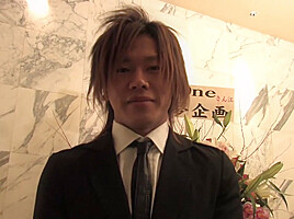 Gorgeous Japanese Hostess Rino Mizusawa Serves A Lucky