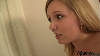 Mofozo Com My Blonde Girlfriend Is Sucking Cock