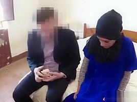 Muslim Woman Cocksucks And Gets Pussydrilled On Camera