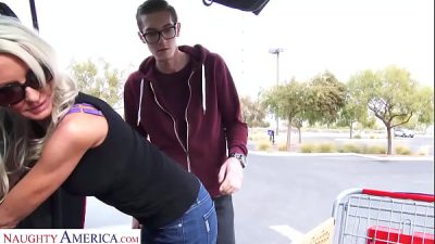 Naughty America Emma Starr Gets Helped By A Good