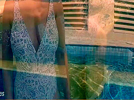 One Piece Wifey Stuns Everyone In Amazing Hot Bathers