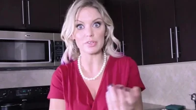 Pervmom Sexy Blonde Milf Gets Her Bubble Butt Bouncing