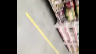 Voy al mall para comprar, consigo más productos por atrevida y enseñar la concha en público