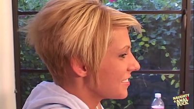 Amber A Blonde Demonstrates Her Deep Throating