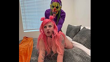 Big Booty White Pawg Fucks Clown To Get Back