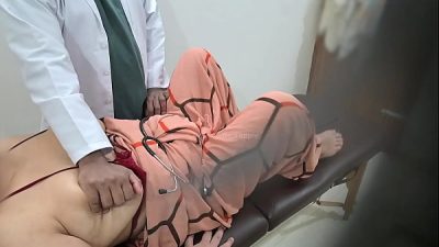 Desi Doctor Sex Enjoying In Clinic