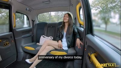 Fake Taxi Test Driving A Tight Russian Pussy Hot