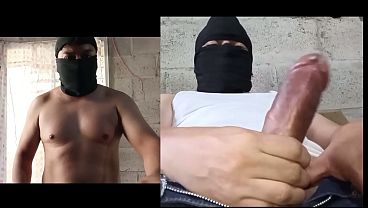 Joven guapo amateur masturba su polla masked Español – Kairober