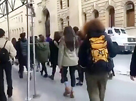 Las chicas argentina se desnudan en publico