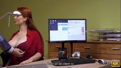 LOAN4K. La beaute aux cheveux roux a le sexe sale pour l’argent pour la chirurgie d’un a.