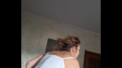 Matura italiana dal corpo gostoso lo prende nel culo