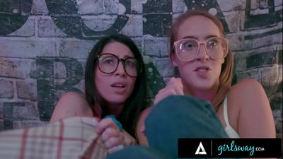 Nerdy Teens Have 3 Way With Hot Milf