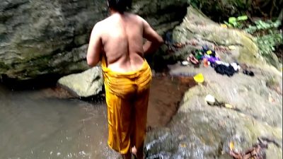 Old Aunty Was Fucked In Public While Bathing In A Pond