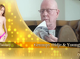 Old Man Fingers His Online Date Pussy For The First