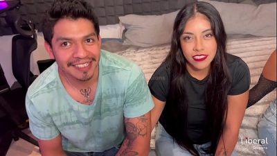 Parejas swinger hacen su primer intercambio de parejas