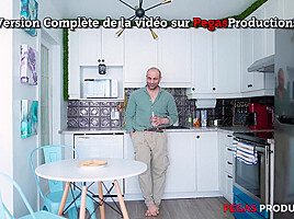 Petite blonde dans une remake damerican pie