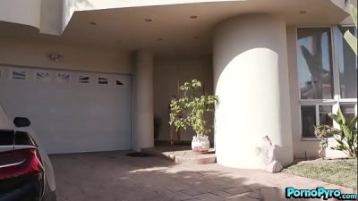 Stripper Bella Jane Gets Black Balled By Three Big