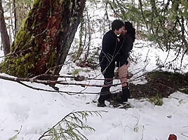 Vanessa Cliff In Insatiable Whore Tied To A Tree