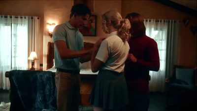When Lexi is haning out with her two male besties, they realize she’s never done a double penetration before, so its time to get this out of hte way!