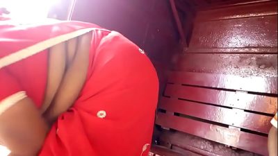 Bhojpuri bhabhi side boobs in village