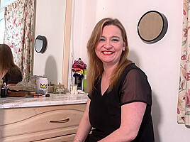 Big Booty Mature Nell Shows Off Her Naughty Side