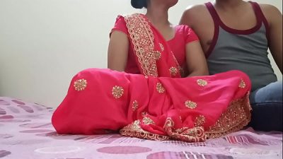 Desi village bhabhi pussy fucking in doggy style