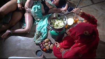 किचन में XXX सौतेली माँ की चुदाई इंडियन किचन देसी सौतेली माँ हिंदी में देसी सौतेली माँ