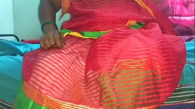 Horny Desi Step Mom Showing Big Boobs And Shave Pussy