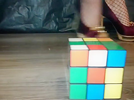 Lady l crush cubik rubik