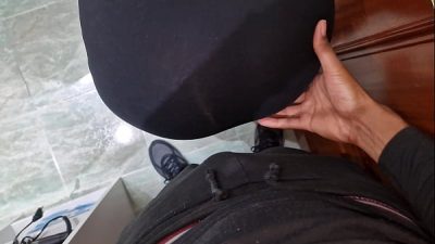 Le Pago Dinero A La Sirvienta De Mi Madre A Cambio De