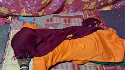 Malik Ne Naukrani Ko Akele Kamre Mein Chut Chudai Kar