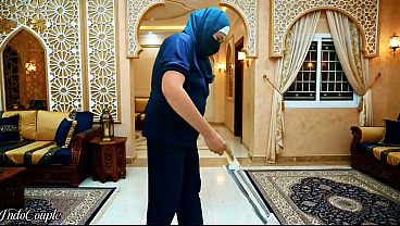 Muslim Hijab Indonesian Housemaid Asked To Suck Boss