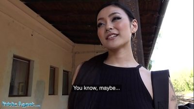 Public Agent Japan Tourist Rae Lil Black Gives