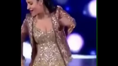 Shruthihassan boobs dance show tamil gilma videos