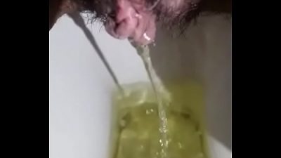 Indian Desi Pissing